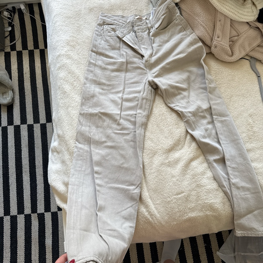 Levi’s high loose jean size 29